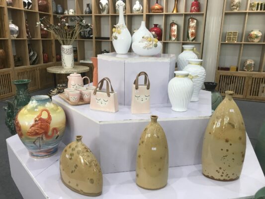 Sản phẩm thủ công mỹ nghệ Việt Nam — gốm, mây tre, sơn mài